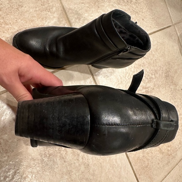 Vionic Leather Booties - Picture 7 of 8